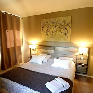 https://loustaou-chateau-arnoux-saint-auban.fr-provencehotel.com
