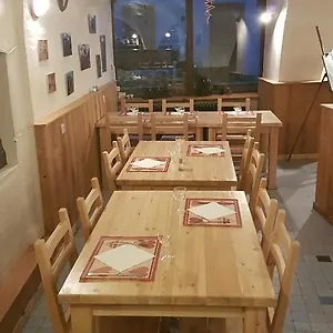 https://le-gite-les-melezes.fr-provencehotel.com
